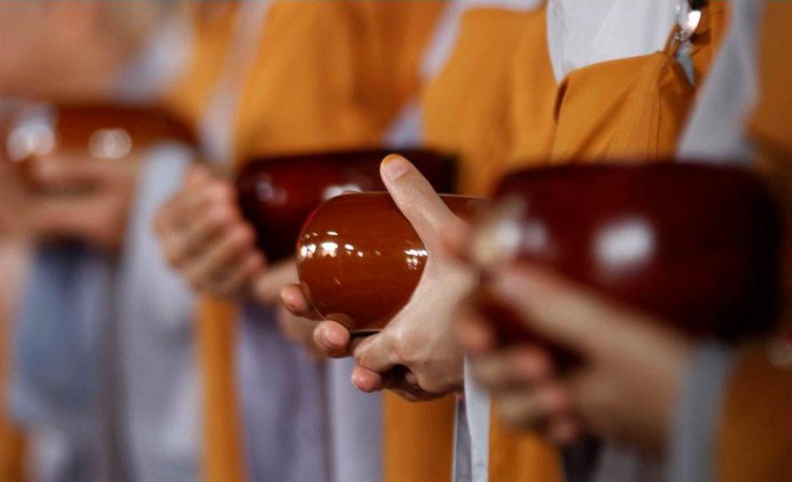 Y bát của Phật được truyền trao cho ai? 4