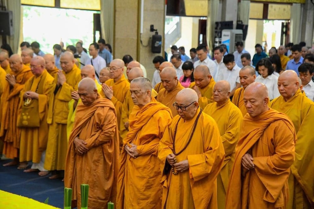 Chư tôn đức tham dự