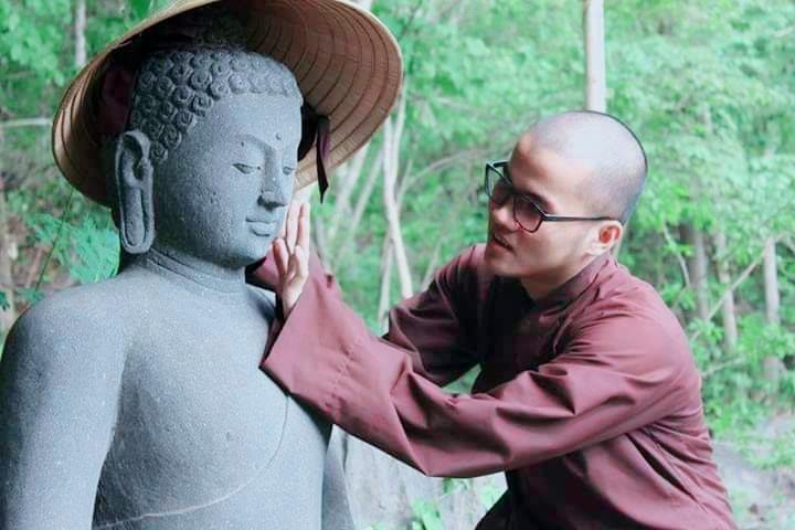 Giữ gìn sự giản dị trong đời sống tu hành