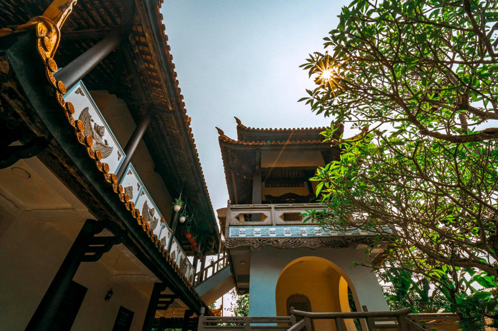 Chùa Huyền Không 1 - Tuyệt tác soi bóng dòng Bạch Yến 17