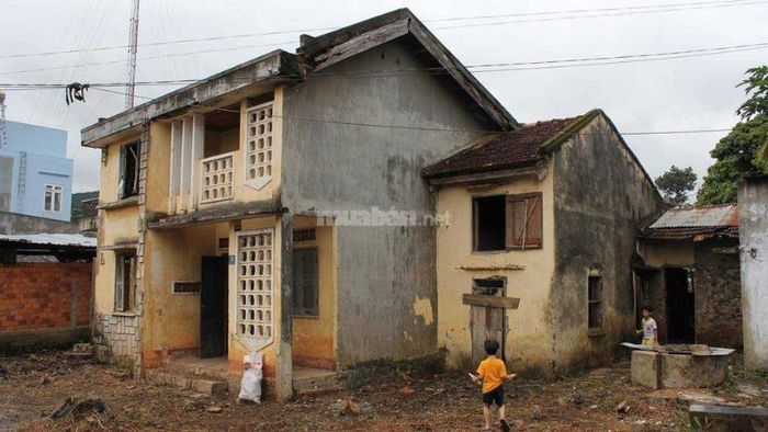 Mơ thấy xây nhà cũ có thể là dấu hiệu bạn sắp gặp lại người thân hoặc người đã mất liên lạc.