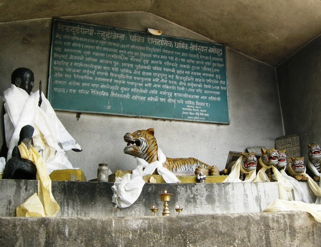 Khảo cứu tư liệu bảo tháp Namo Buddha, Nepal - nơi tiền thân Đức Phật hiến mình cho hổ đói 1