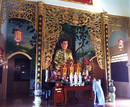 Chính điện chùa Long Thiền