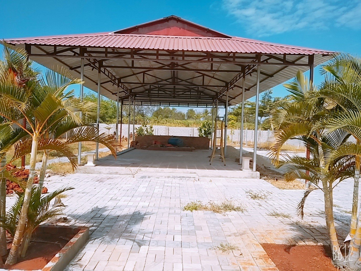 Nhà ăn đang dang dở tại Chùa Bảo Đức