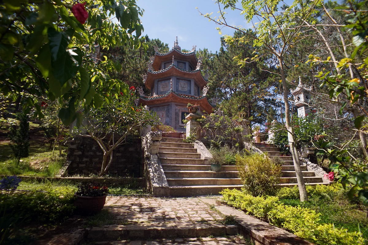 Chùa Linh Phong – ngôi chùa mang vẻ đẹp đậm chất Đà Lạt 11
