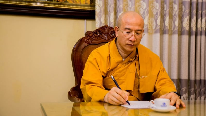 Hình ảnh minh họa về tâm linh và chùa chiền