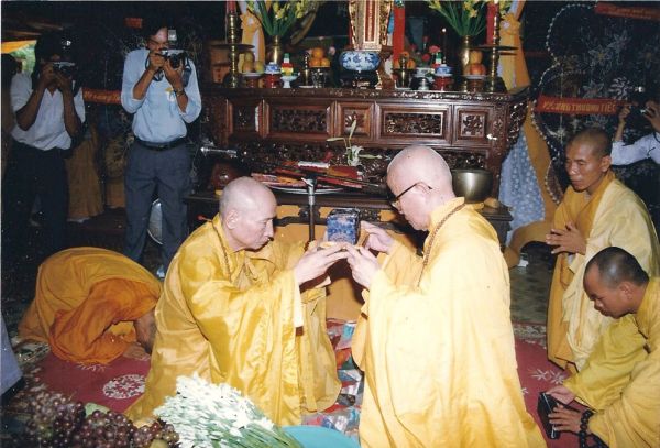 Hòa thượng Thích Nhật Liên và Hòa thượng Thích Huyền Quang