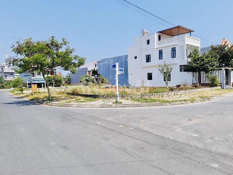 phong-thuy-nha-2-mat-tien-truoc-sau-co-tot-khong-cac-kieng-ky-can-tranh-ngay-n17t-onehousing-1