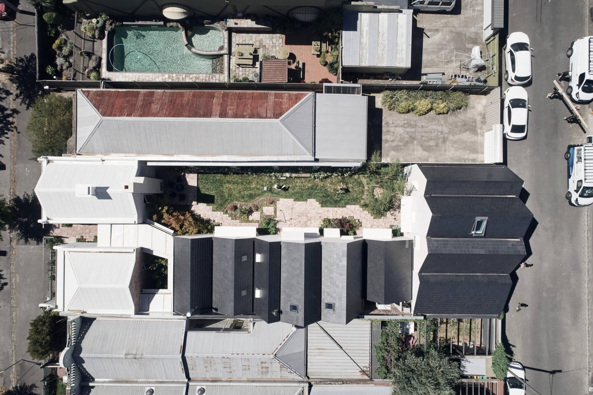 phong-thuy-nha-2-mat-tien-truoc-sau-co-tot-khong-cac-kieng-ky-can-tranh-ngay-n17t-onehousing-1