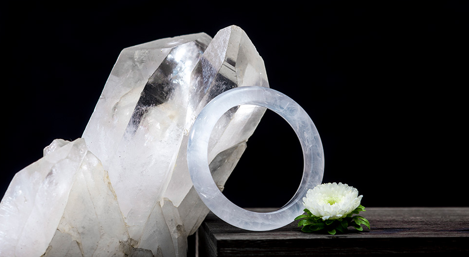 Vật phẩm phong thủy cho nữ Giáp Tuất image upload 1732076608 4