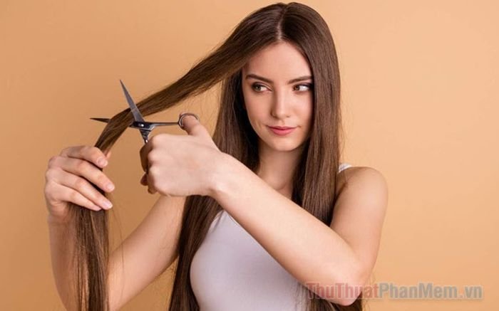 Giải mã giấc mơ cắt tóc: Con số may mắn và điềm báo bất ngờ 2 mo thay cat toc la diem gi so bao nhieu tot hay xau 111234377 1