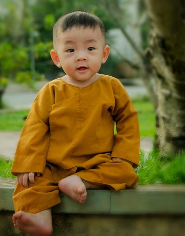 Nghi thức xuống tóc cho chú tiểu