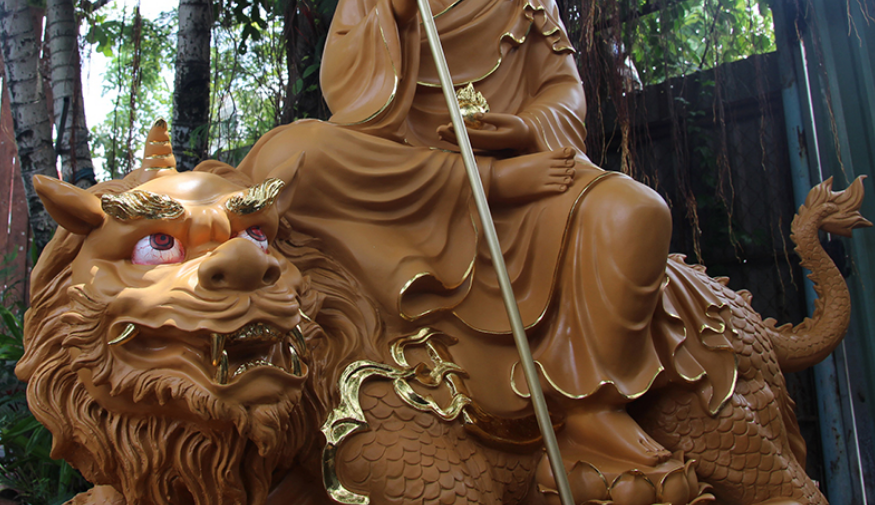 Chi tiết pháp khí của Địa Tạng Vương Bồ Tát