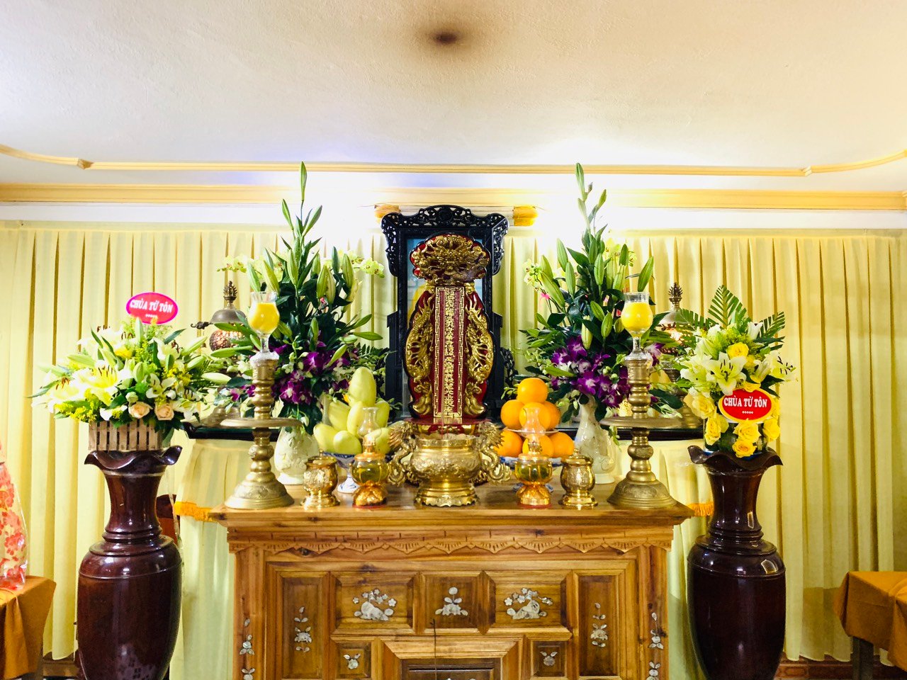 Thượng tọa Thích Giải Quảng trong hoạt động từ thiện