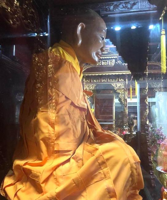 Nhục thân thiền sư Như Trí tại chùa Tiêu 300 năm bất hoại 11