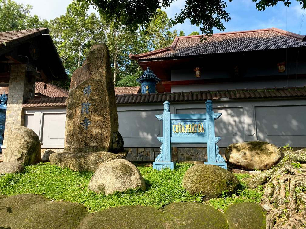 Ngôi chùa được hình thành từ lò gạch bị bỏ hoang trên đất Hà Tiên 4