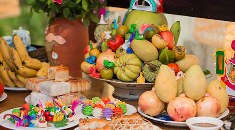 Mâm cỗ cúng Rằm tháng 8