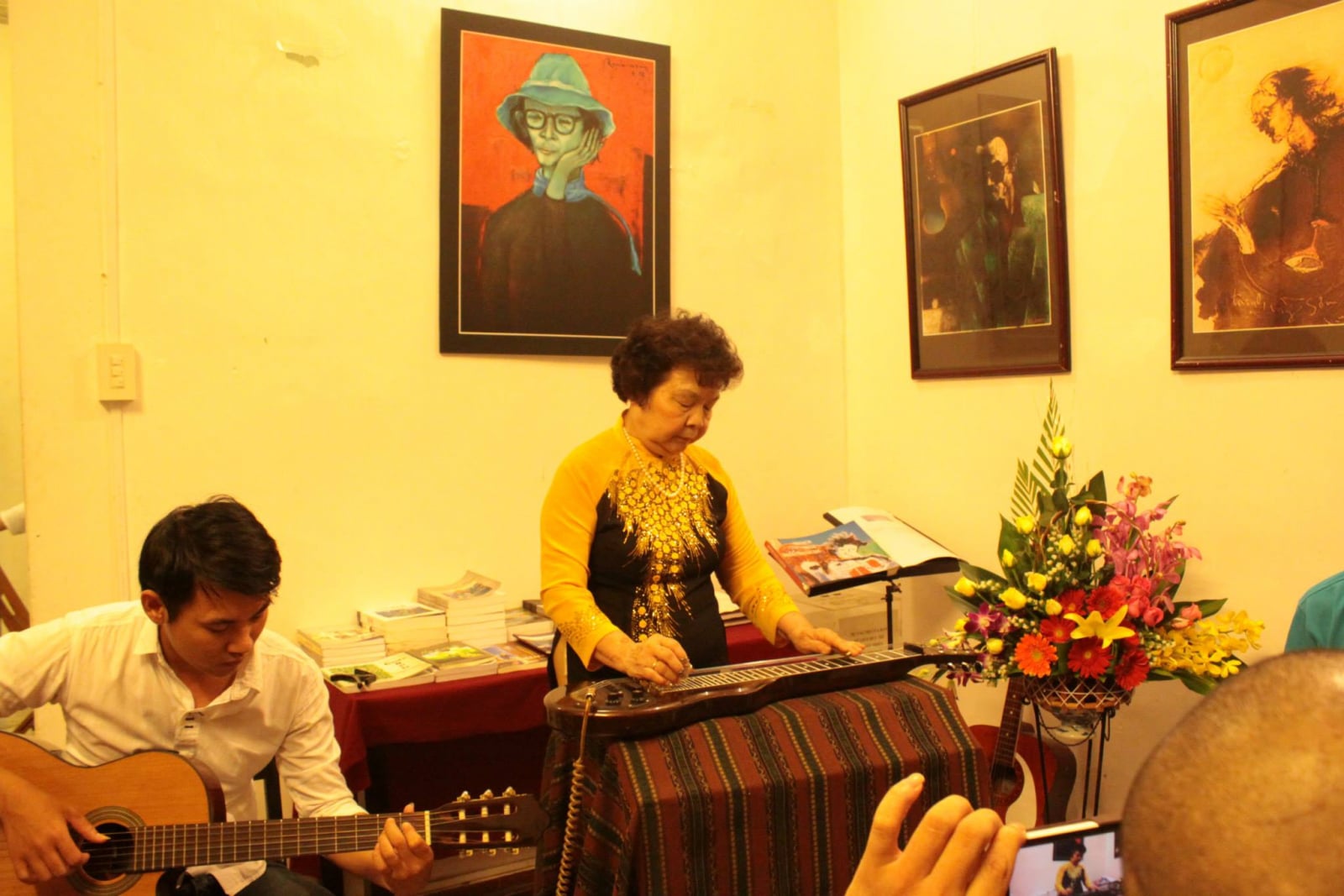 Hồi sinh sau hai lần cận kề cái chết từ đam mê với tiếng đàn Guitar Hawaii 1