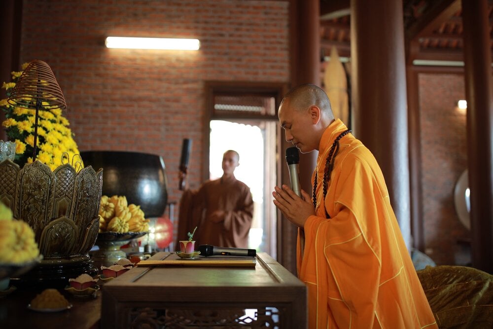 Ý nghĩa từng câu trong bài kệ hồi hướng 1