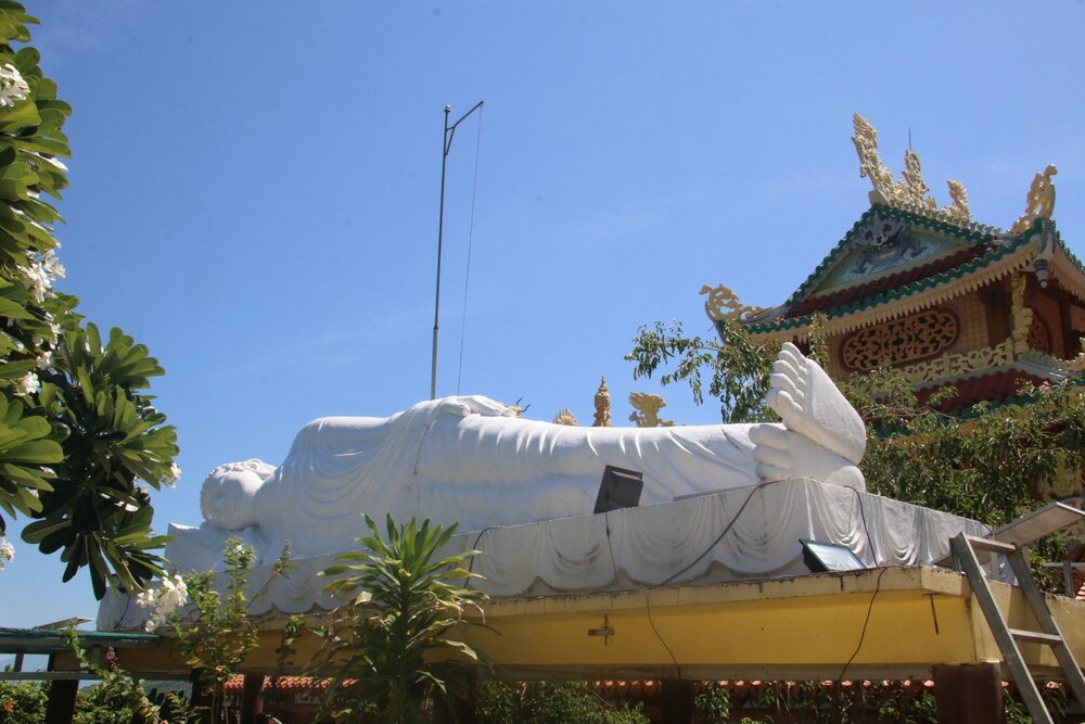 Chùa Linh Ứng trên đèo Rọ Tượng 9