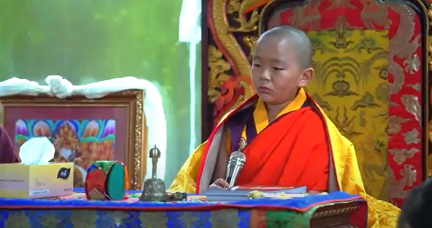 Hoàng tôn Vairochana Rinpoche nhớ lại tiền kiếp của mình với trí tuệ siêu phàm 1