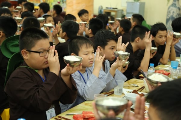 20180619111755_97021-0830 Trì giữ các ngày trai trong tháng để tránh ác nghiệp, giữ được tâm từ bi của nhà Phật 3