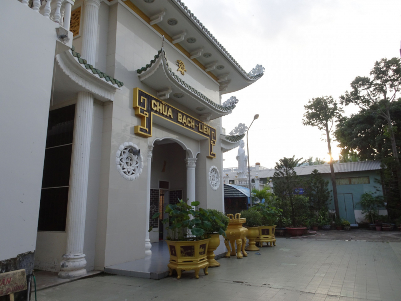 203a49556144938863430206d142ca0dmd-1434 Khám phá chùa Bạch Liên - Bạc Liêu, trung tâm Phật giáo cộng đồng Ni sư Nam Bộ 5