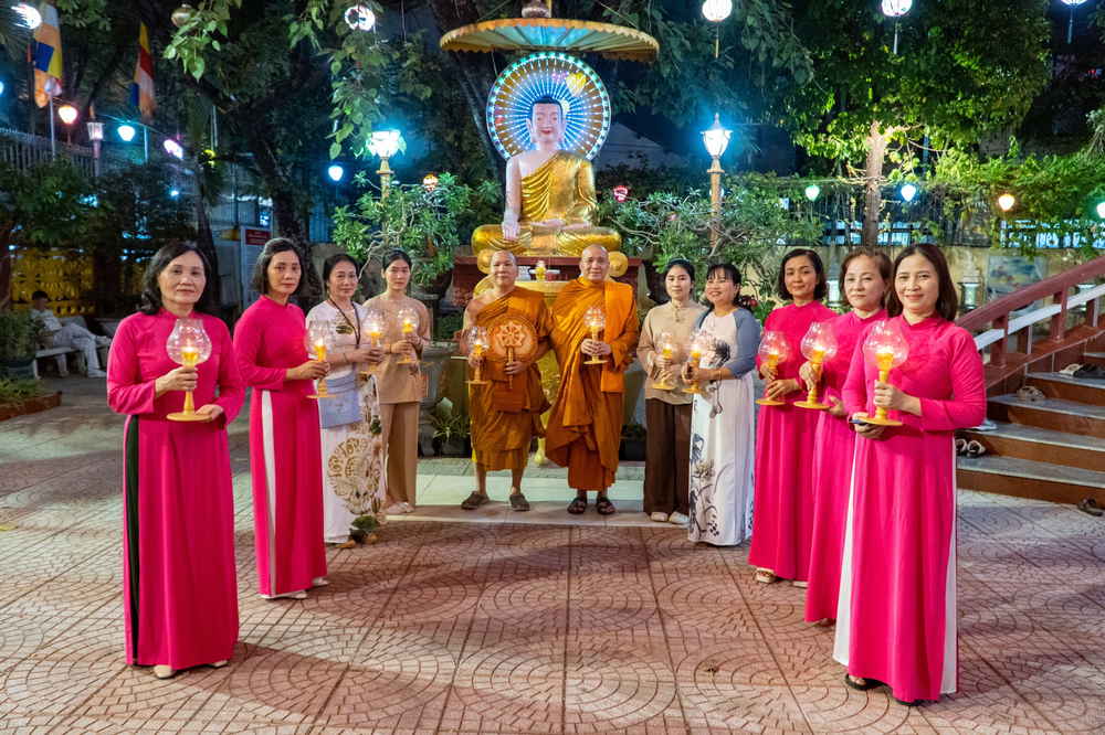 Đà Nẵng: Thượng tọa Thích Chánh Định thuyết giảng Phật Pháp tại chùa Tam Bảo 3