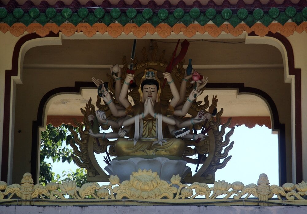 Chùa Linh Ứng trên đèo Rọ Tượng 6