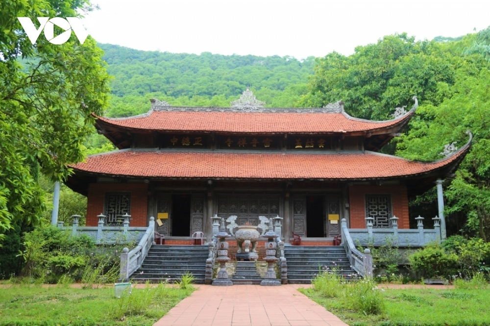 Chùa Lôi Âm Thượng - ngôi cổ tự trầm mặc giữa không gian xanh 1