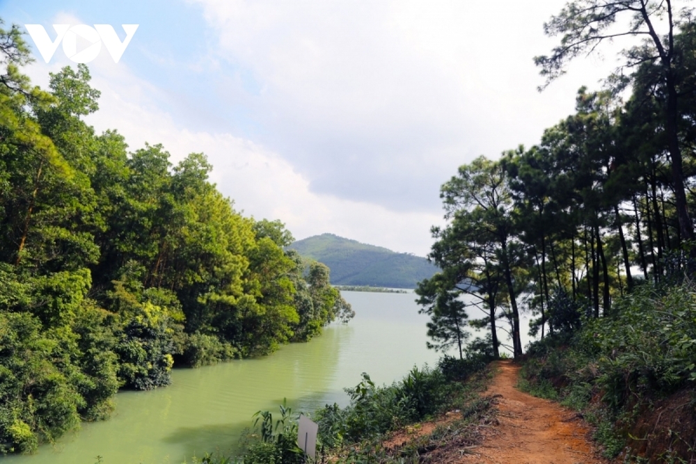 Chùa Lôi Âm Thượng - ngôi cổ tự trầm mặc giữa không gian xanh 4