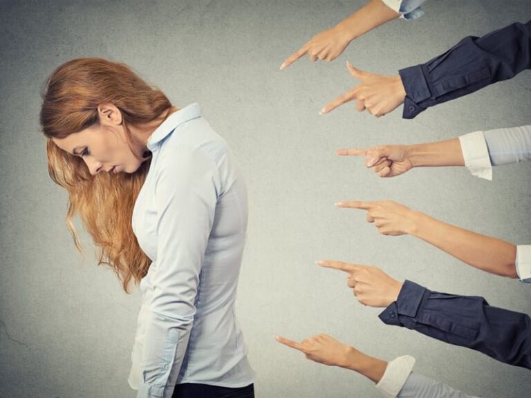 ac khau chi trich elle vietnam 1357 1