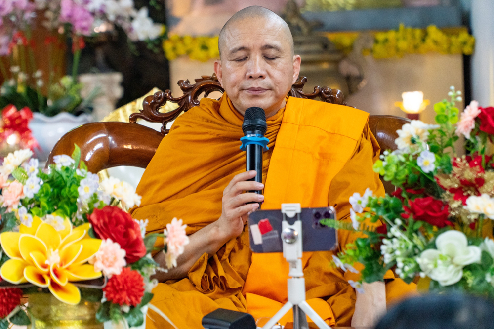 Đà Nẵng: Thượng tọa Thích Chánh Định thuyết giảng Phật Pháp tại chùa Tam Bảo 2