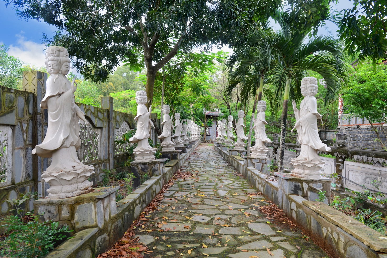 Chùa Đèn Cầy - Ngôi Già Lam nổi tiếng linh thiêng và nhiều công trình văn hóa tâm linh ấn tượng 3