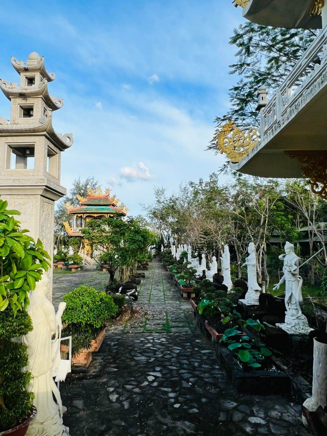 Chùa Đèn Cầy - Ngôi Già Lam nổi tiếng linh thiêng và nhiều công trình văn hóa tâm linh ấn tượng 4