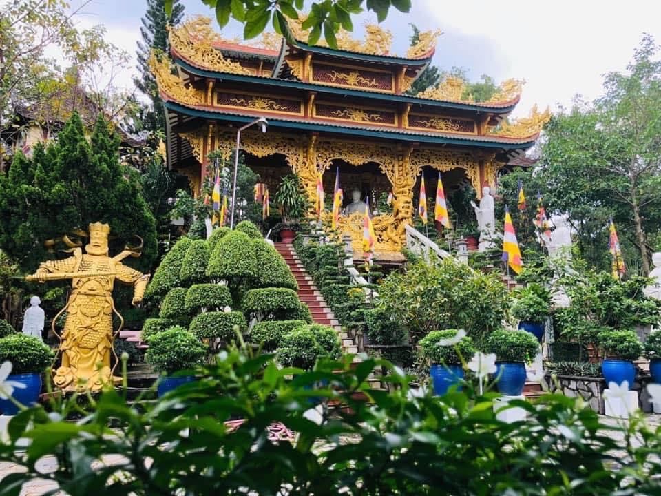 Chùa Đèn Cầy - Ngôi Già Lam nổi tiếng linh thiêng và nhiều công trình văn hóa tâm linh ấn tượng 8