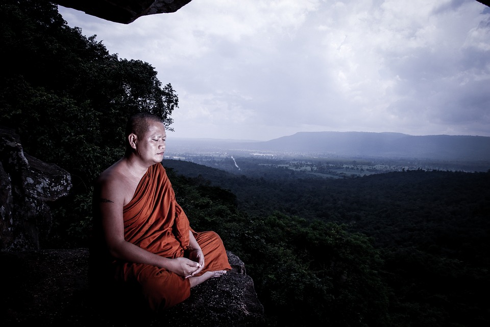 Bản chất của tại gia và xuất gia 2