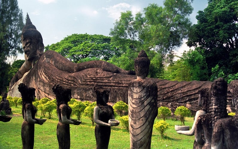 bao-ve-moi-truiwongf-theo-quan-niem-phat-giao-0714 Nghiệp trong đạo Phật 1