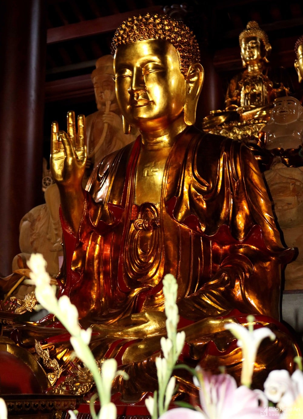 Tượng Phật Thích Ca tại chùa Cần Linh, phường Cửa Nam, thành phố Vinh