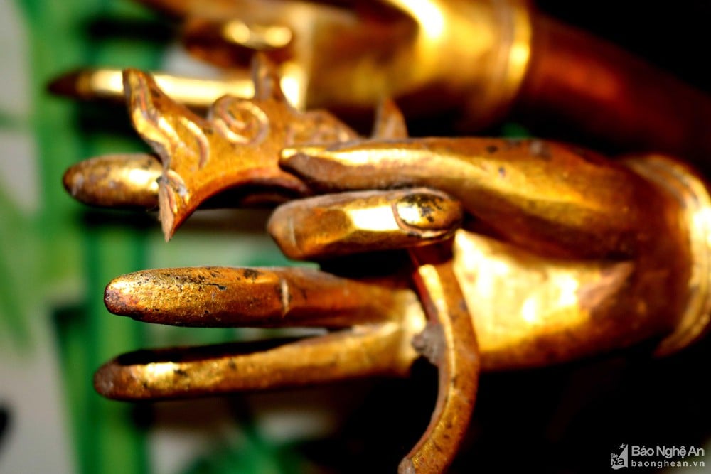 So sánh tượng Phật Mẫu Chuẩn Đề ở chùa Phúc Mỹ và chùa Gám