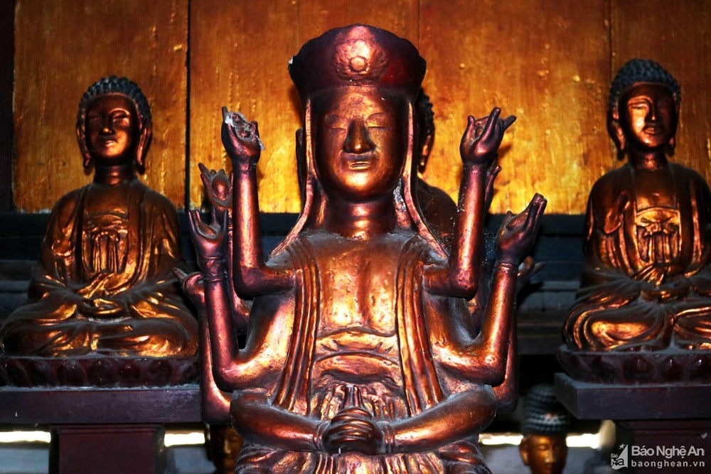 Chi tiết tượng Phật Bà Quan Âm 12 tay