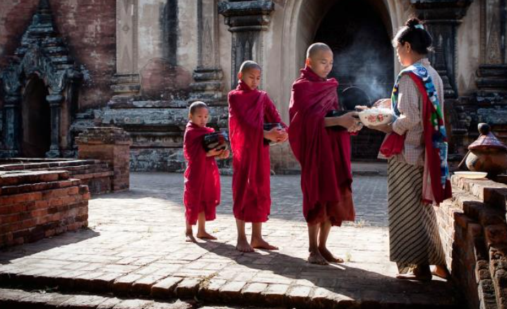 Bố thí Ba-la-mật là gì? Tại sao ta phải thực hành bố thí Ba-la-mật? 3