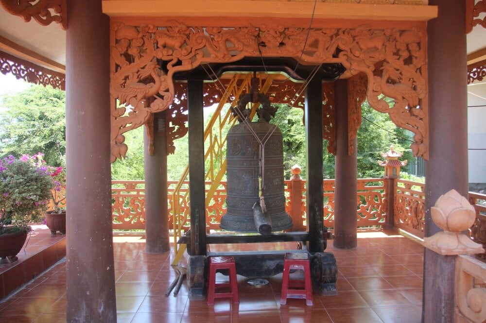 Chùa Linh Ứng trên đèo Rọ Tượng 14