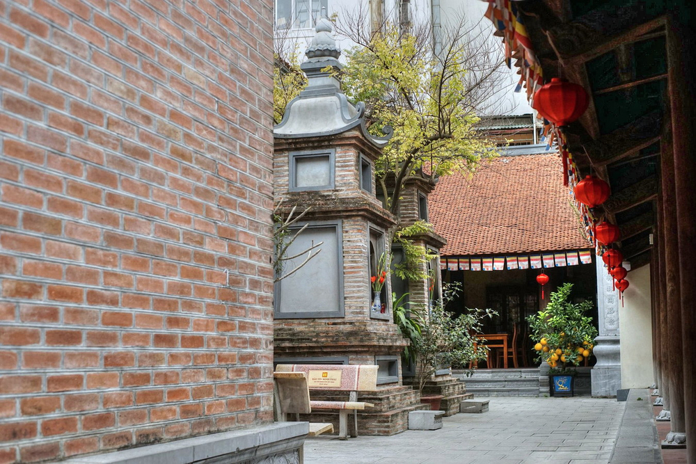 Chùa Bà Đá – ngôi chùa cổ nằm bên hồ Gươm 13