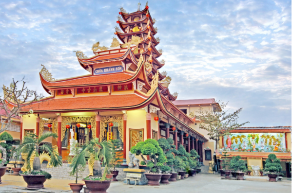 Toàn cảnh chùa Khánh Sơn.