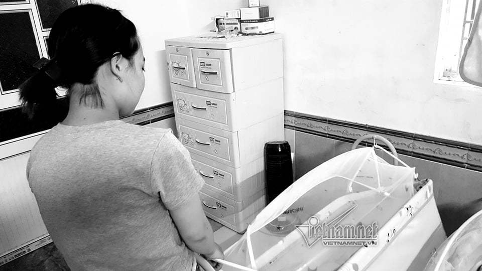 Người mẹ trẻ nương nhờ cửa chùa.