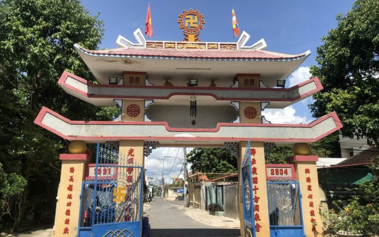 chua phat quang 1 0815 1