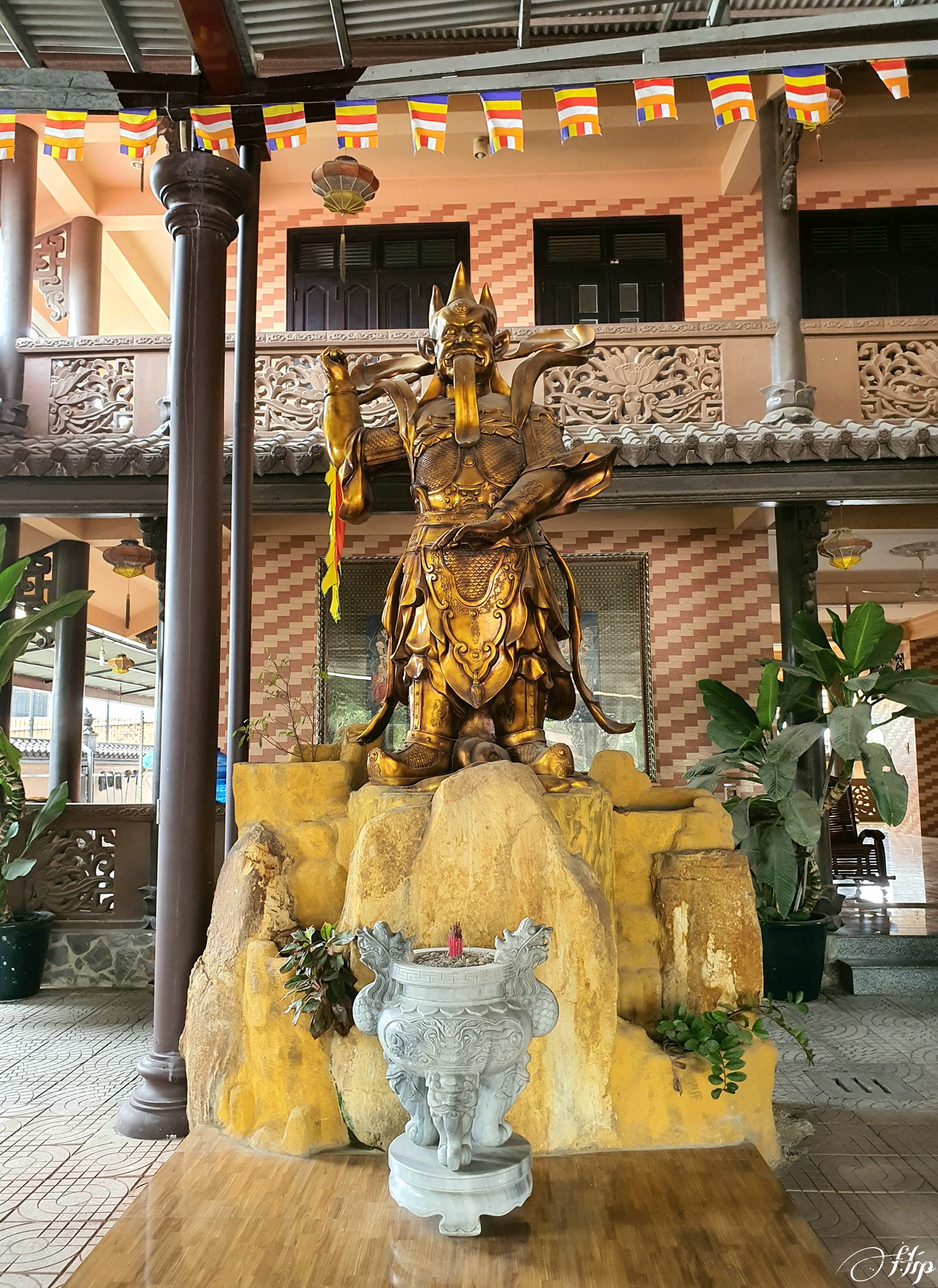 Chiêm ngưỡng khung cảnh thanh tịnh chùa Tuệ Châu 10