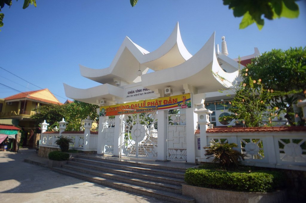 Chùa Vĩnh Phước Quảng Bình: Kiến trúc chùa trắng độc lạ hiếm thấy 17 chua vinh phuong phatgiaoorg 2 1525 1