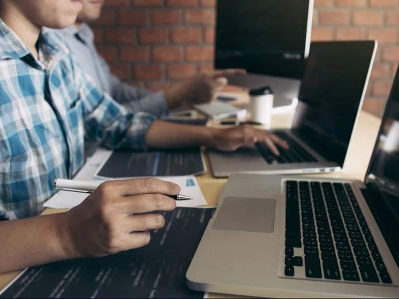 co nen dau tu hoc them hoac tham gia linh vuc moi trong khi dang on dinh